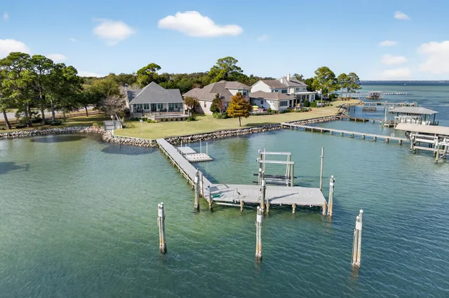 $3,049,900 | 901 Peacock's Point Drive, Destin, FL 32541
