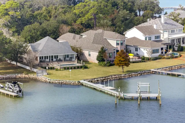 $3,049,900 | 901 Peacock's Point Drive, Destin, FL 32541