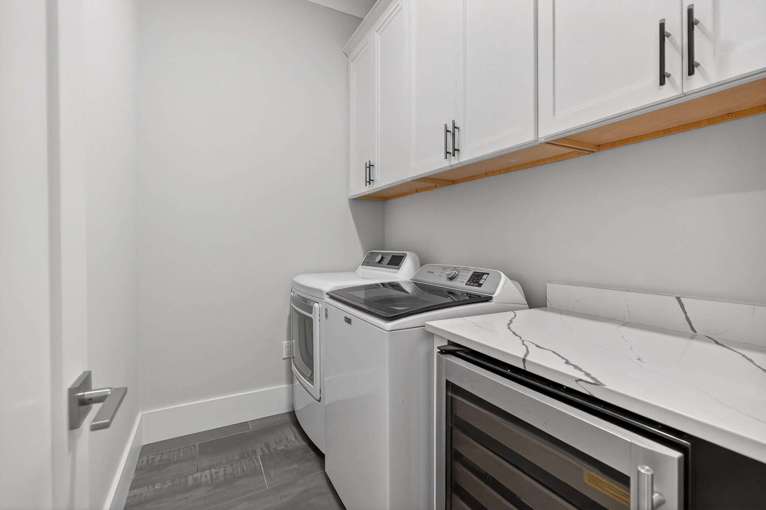 901 Peacock's Point Drive Destin, FL 32541 - Photo 60 of 64 a utility room with dryer and washer