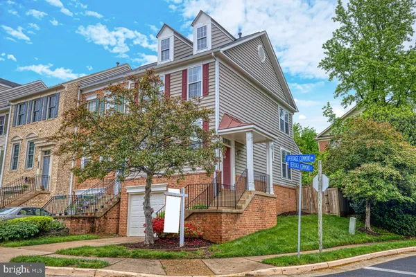 $3,000 | 11482 Heritage Commons Way, Reston, VA 20194