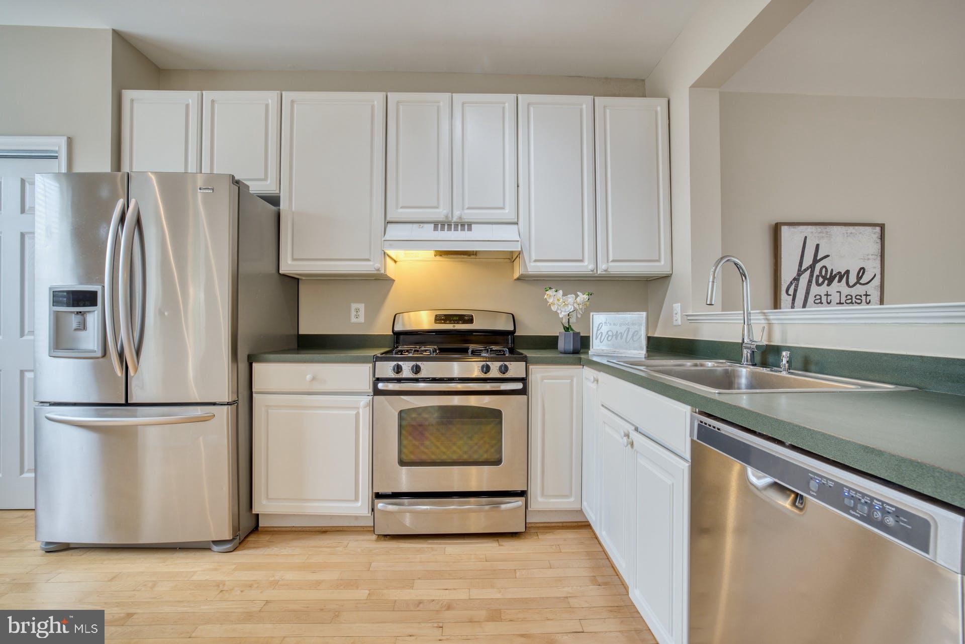 11482 Heritage Commons Way Reston, VA 20194 - Photo 12 of 32