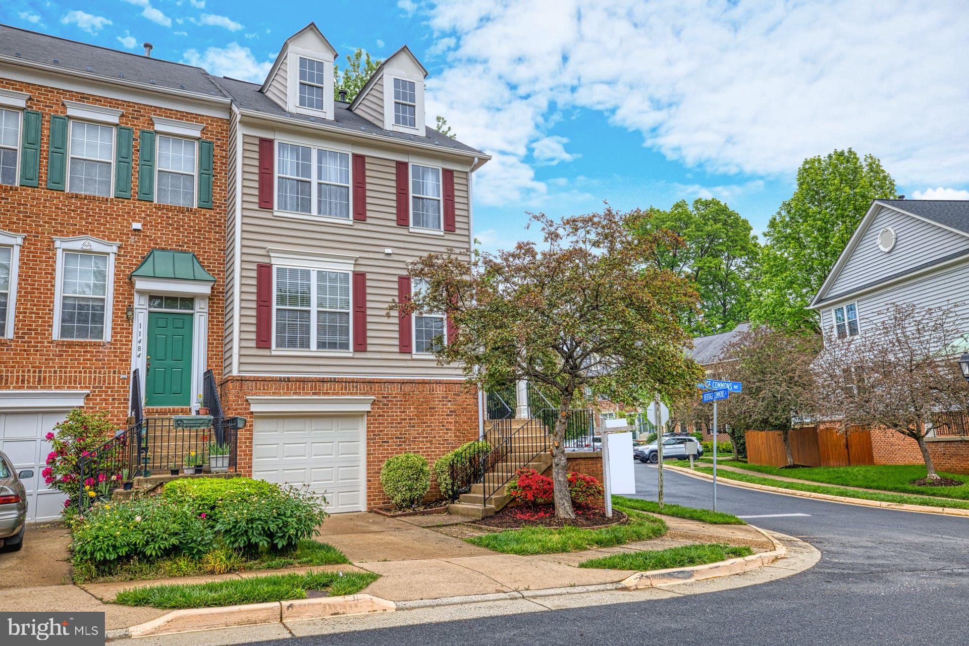 11482 Heritage Commons Way Reston, VA 20194 - Photo 2 of 32
