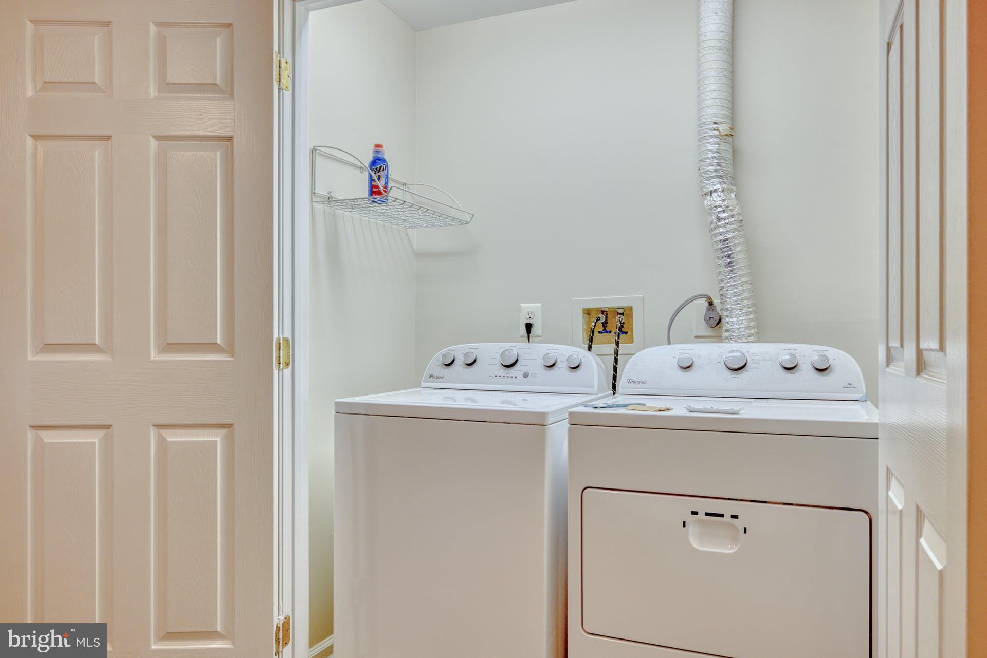 11482 Heritage Commons Way Reston, VA 20194 - Photo 27 of 32 Washer & dryer