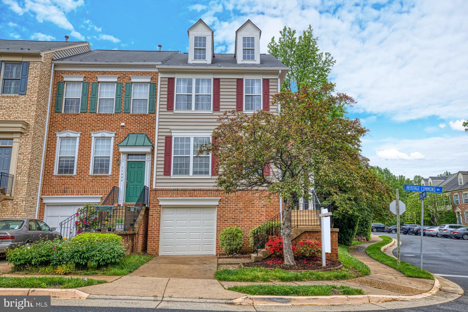 11482 Heritage Commons Way Reston, VA 20194 - Photo 3 of 32