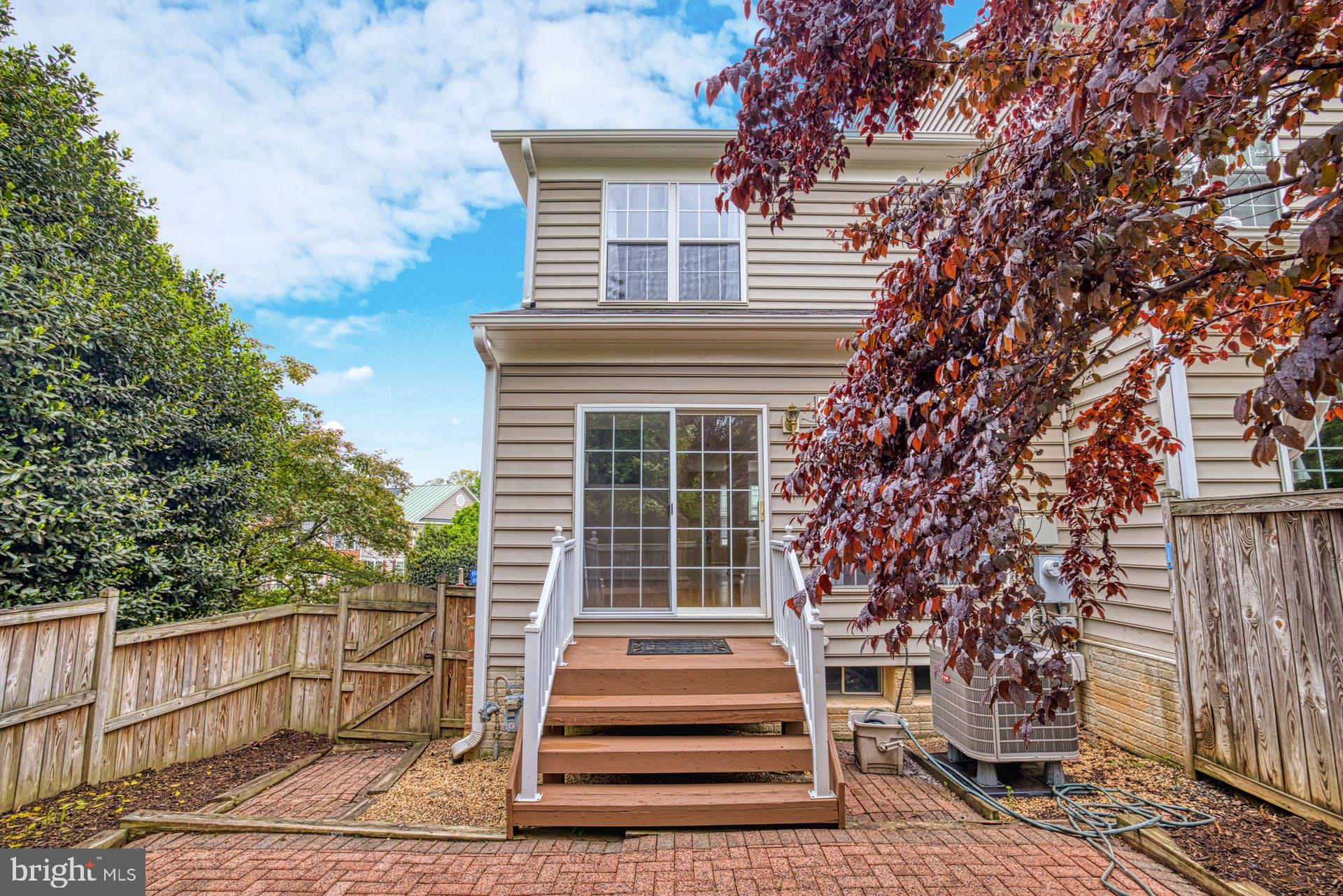 11482 Heritage Commons Way Reston, VA 20194 - Photo 32 of 32 Brick patio