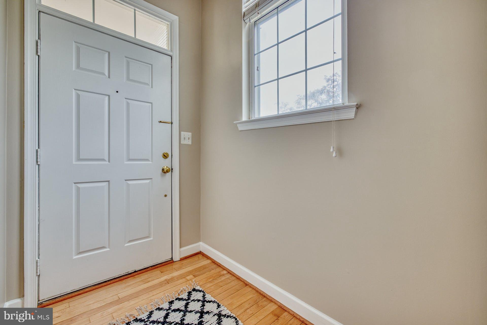 11482 Heritage Commons Way Reston, VA 20194 - Photo 5 of 32 Light-filled Entry Foyer