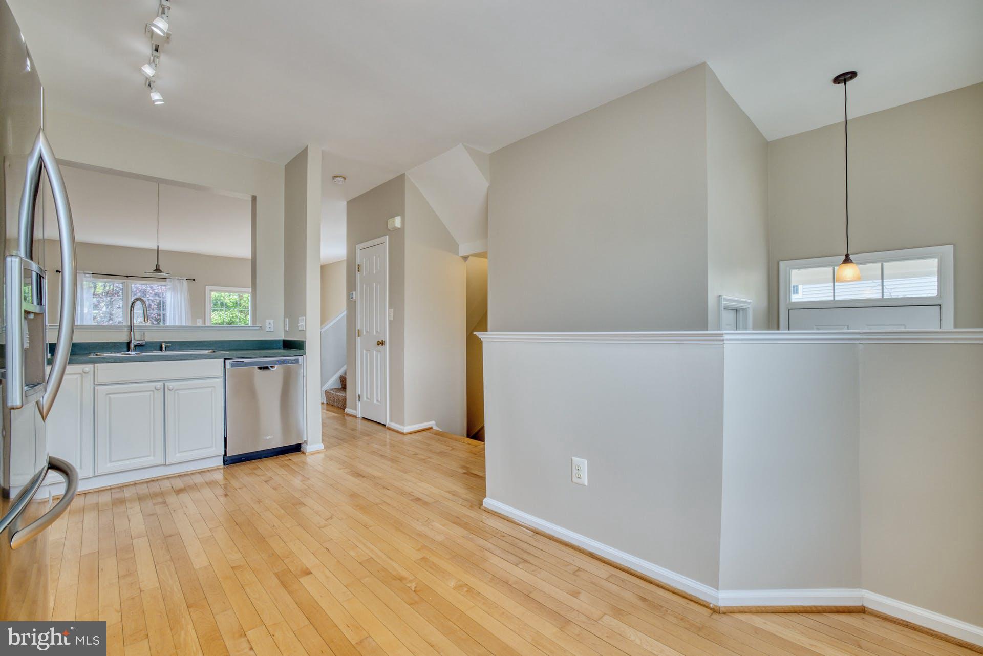 11482 Heritage Commons Way Reston, VA 20194 - Photo 9 of 32