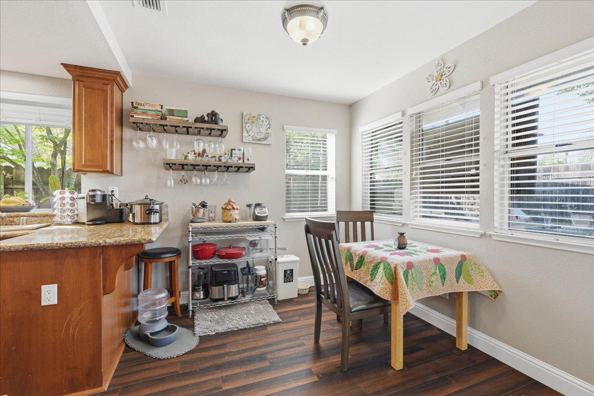 4072 Alex Lane Carmichael, CA 95608 - Photo 13 of 35