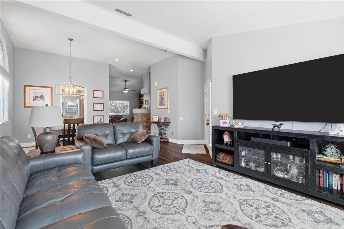 4072 Alex Lane Carmichael, CA 95608 - Photo 7 of 35