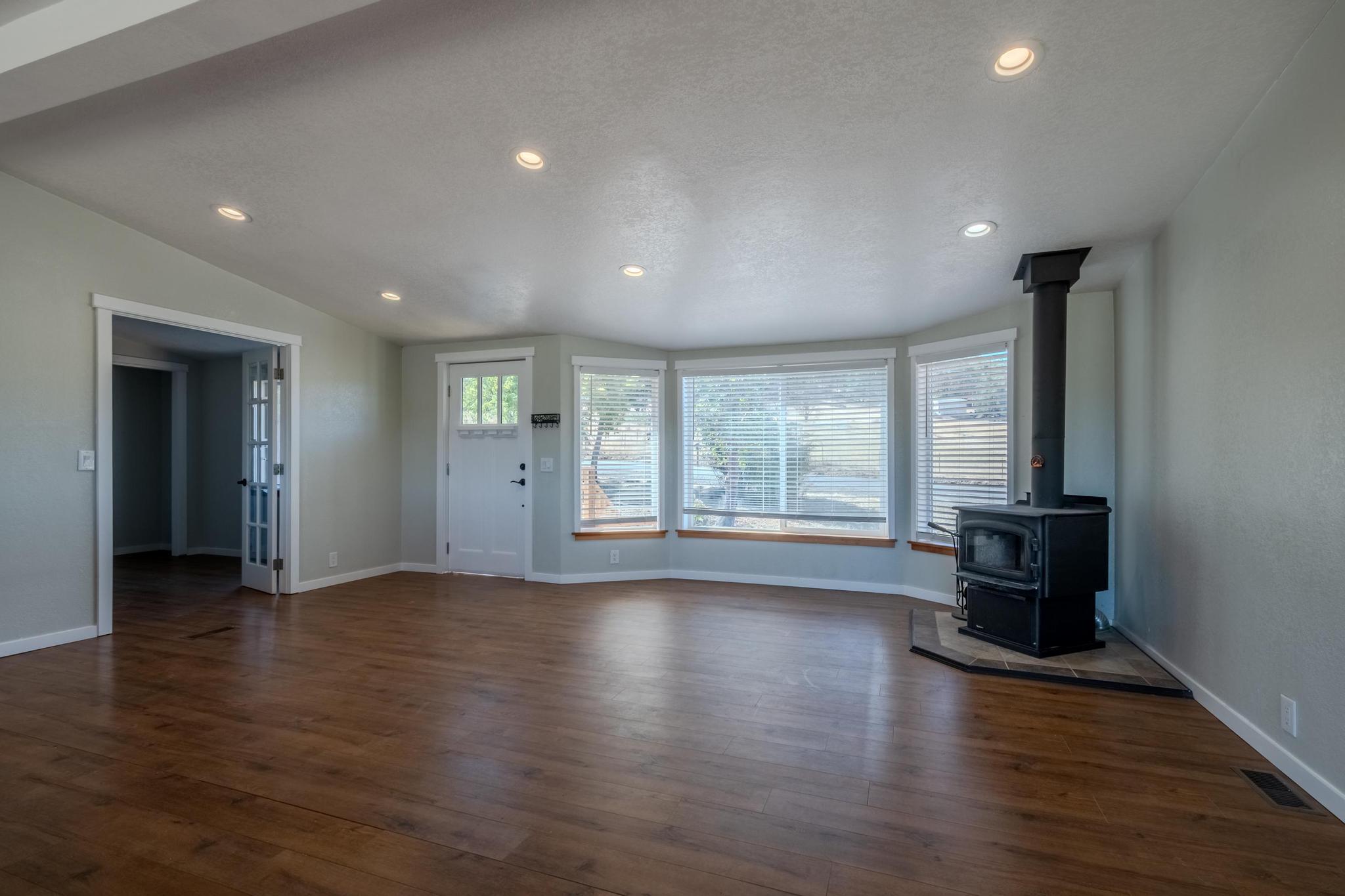 6527 Tolo Road Central Point, OR 97502 - Photo 14 of 34 01-9