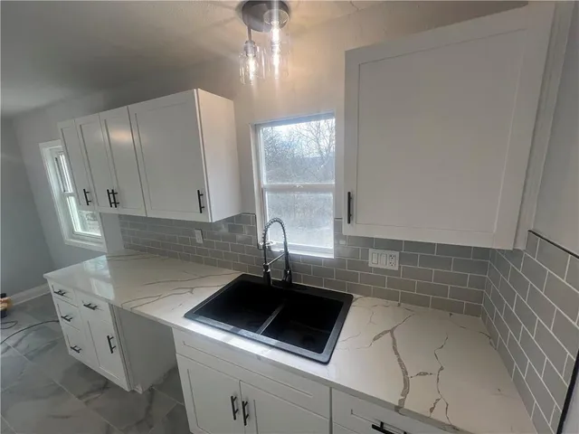 $245,000 | 7507 East 76th Street, Kansas City, MO 64138