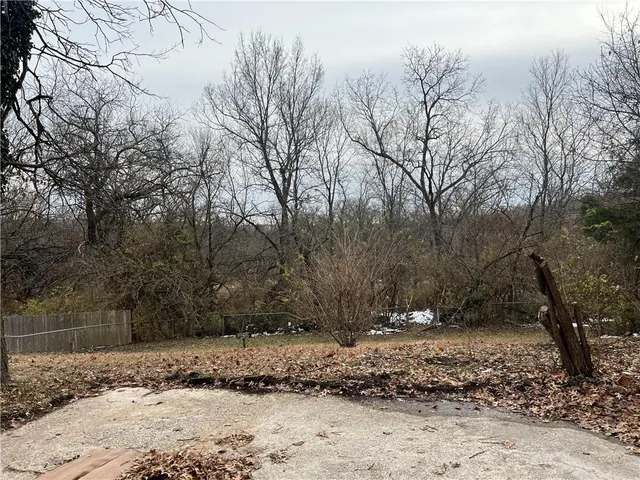 $245,000 | 7507 East 76th Street, Kansas City, MO 64138