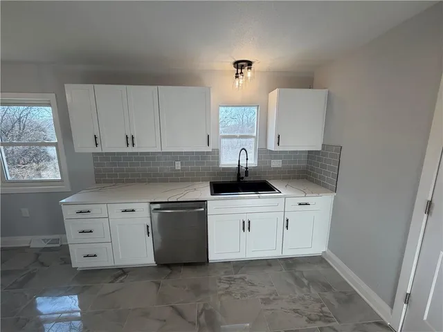 $245,000 | 7507 East 76th Street, Kansas City, MO 64138