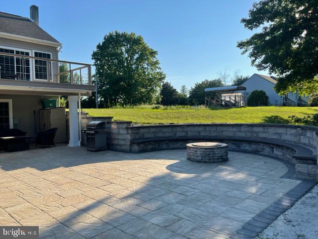375 Perkintown Road Pedricktown, NJ 08067 - Photo 15 of 29 1500 sf EP Henry paver patio
