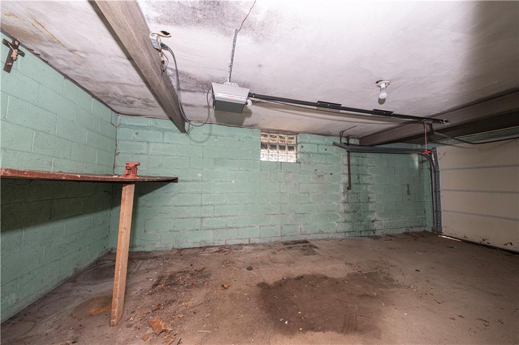 939 Delevan Street Pittsburgh, PA 15217 - Photo 24 of 36 a view of a garage