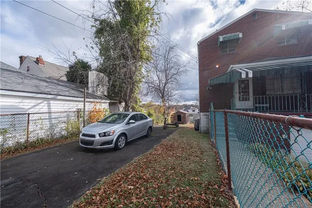 $199,999 | 939 Delevan Street, Pittsburgh, PA 15217