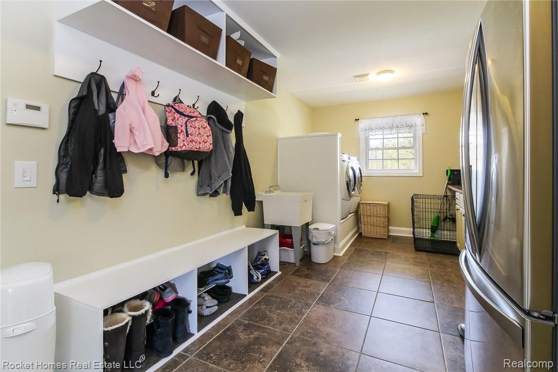 15325 Hannan Road Romulus, MI 48174 - Photo 19 of 28 025-Laundry_Room-4002962-medium.jpg