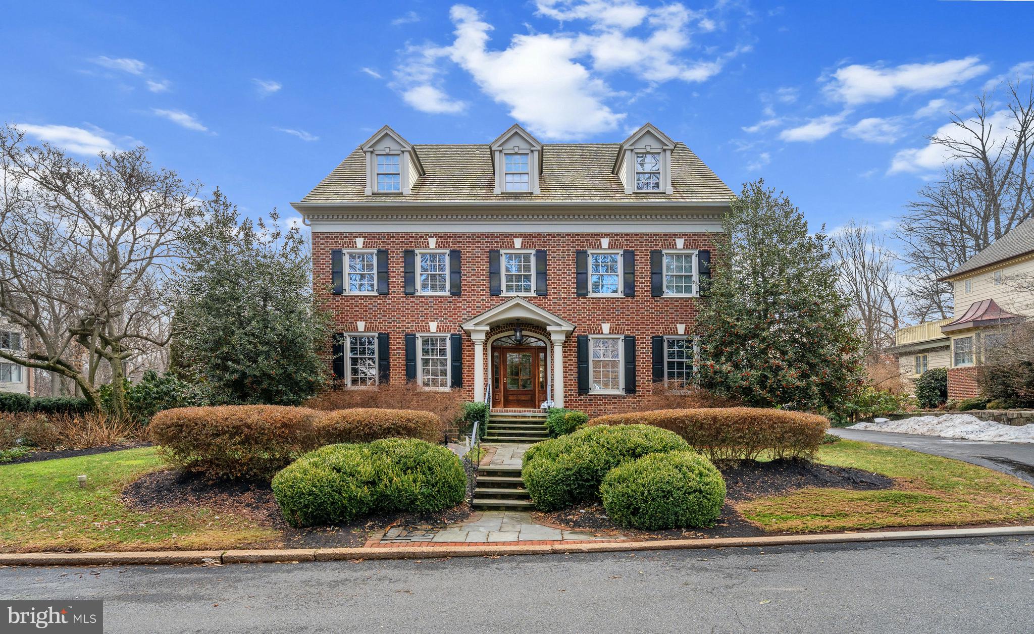 Welcome to 1900 Field Road in the Highlands!
