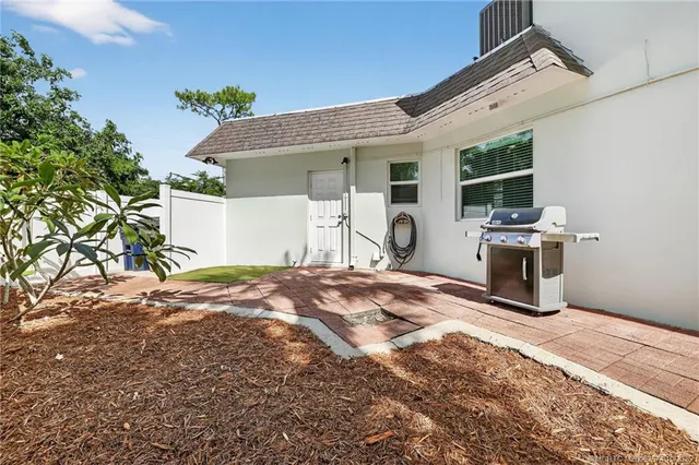 $875,000 | 80 Southeast St Lucie Boulevard, Stuart, FL 34996