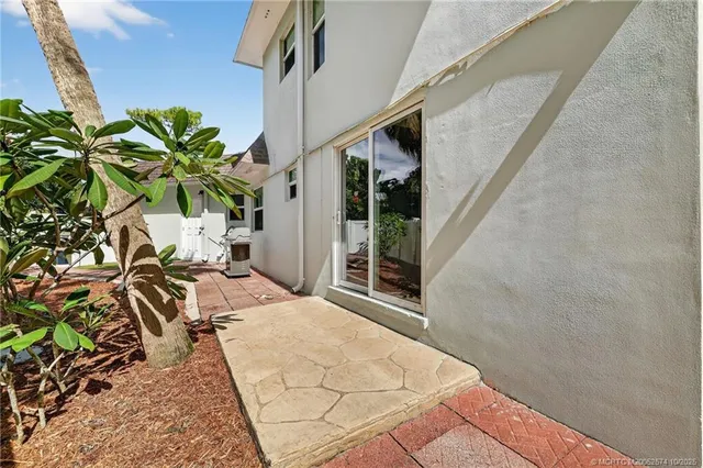 $875,000 | 80 Southeast St Lucie Boulevard, Stuart, FL 34996