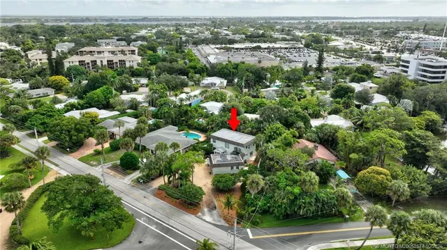 $875,000 | 80 Southeast St Lucie Boulevard, Stuart, FL 34996