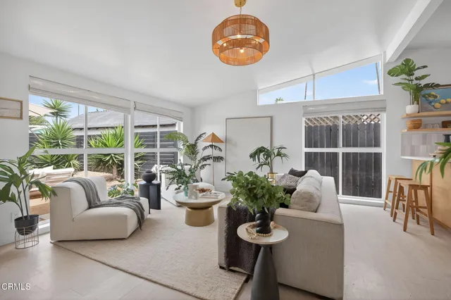 $1,595,000 | 1128 Cornwall Lane, Ventura, CA 93001