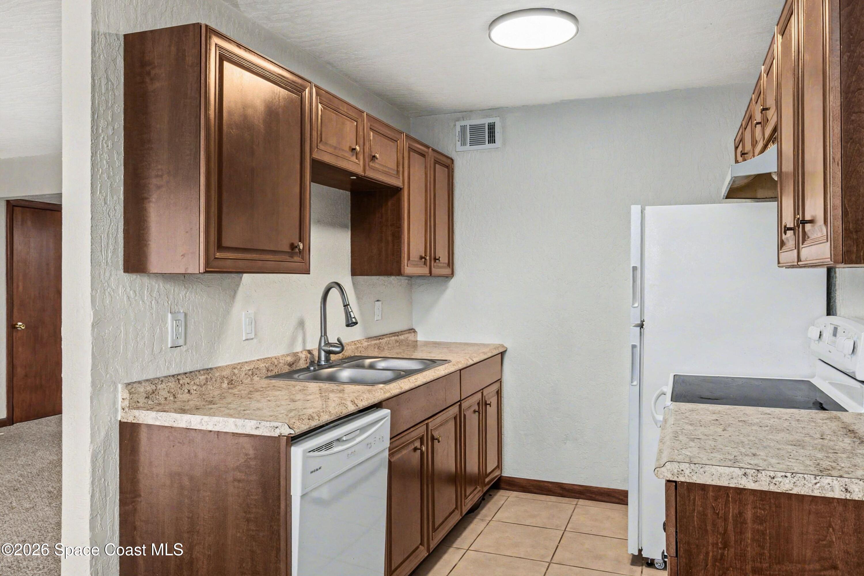 1123 Tree Ridge Lane Northeast Palm Bay, FL 32905 - Photo 8 of 16 007_file_7093