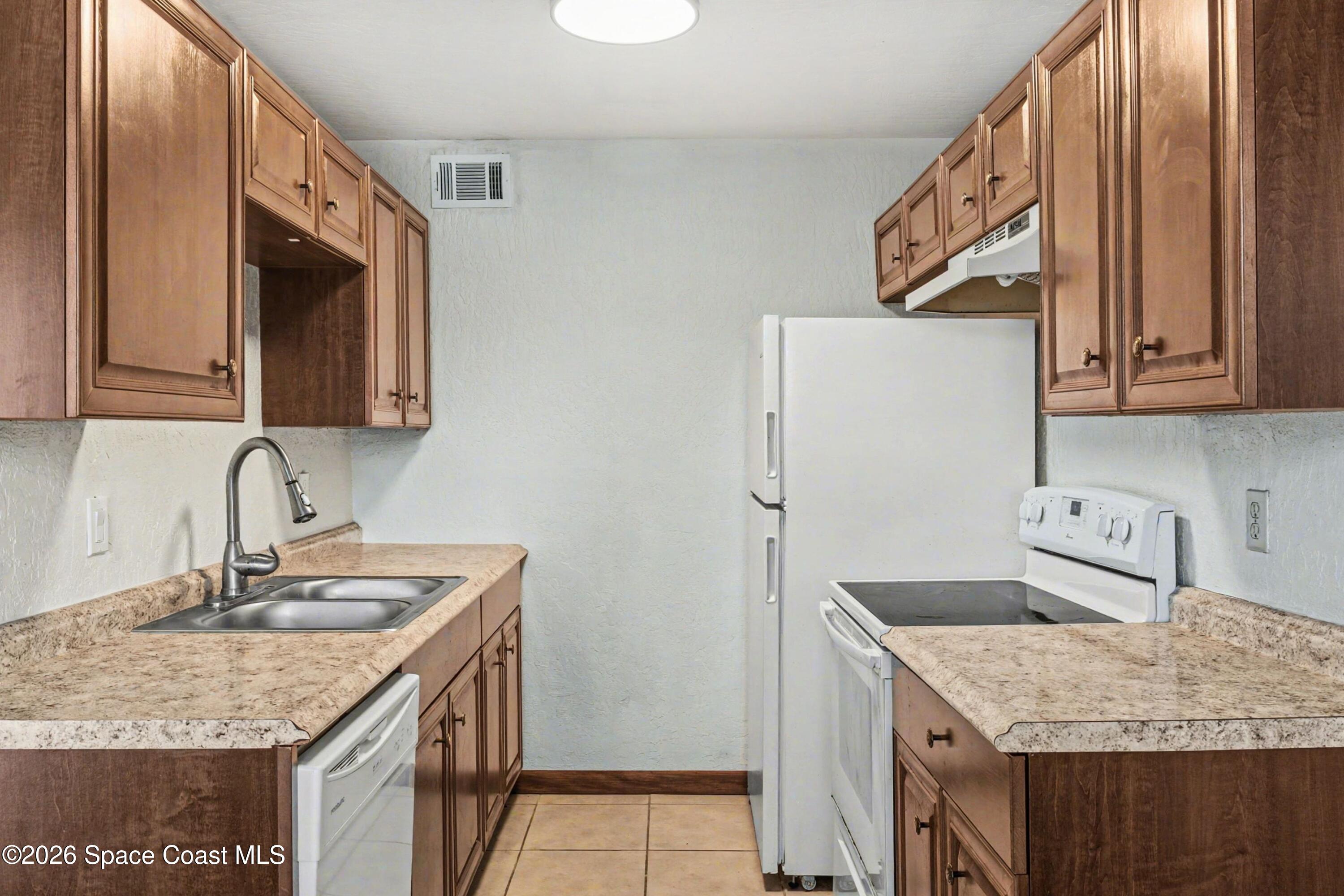 1123 Tree Ridge Lane Northeast Palm Bay, FL 32905 - Photo 10 of 16 009_file_7224