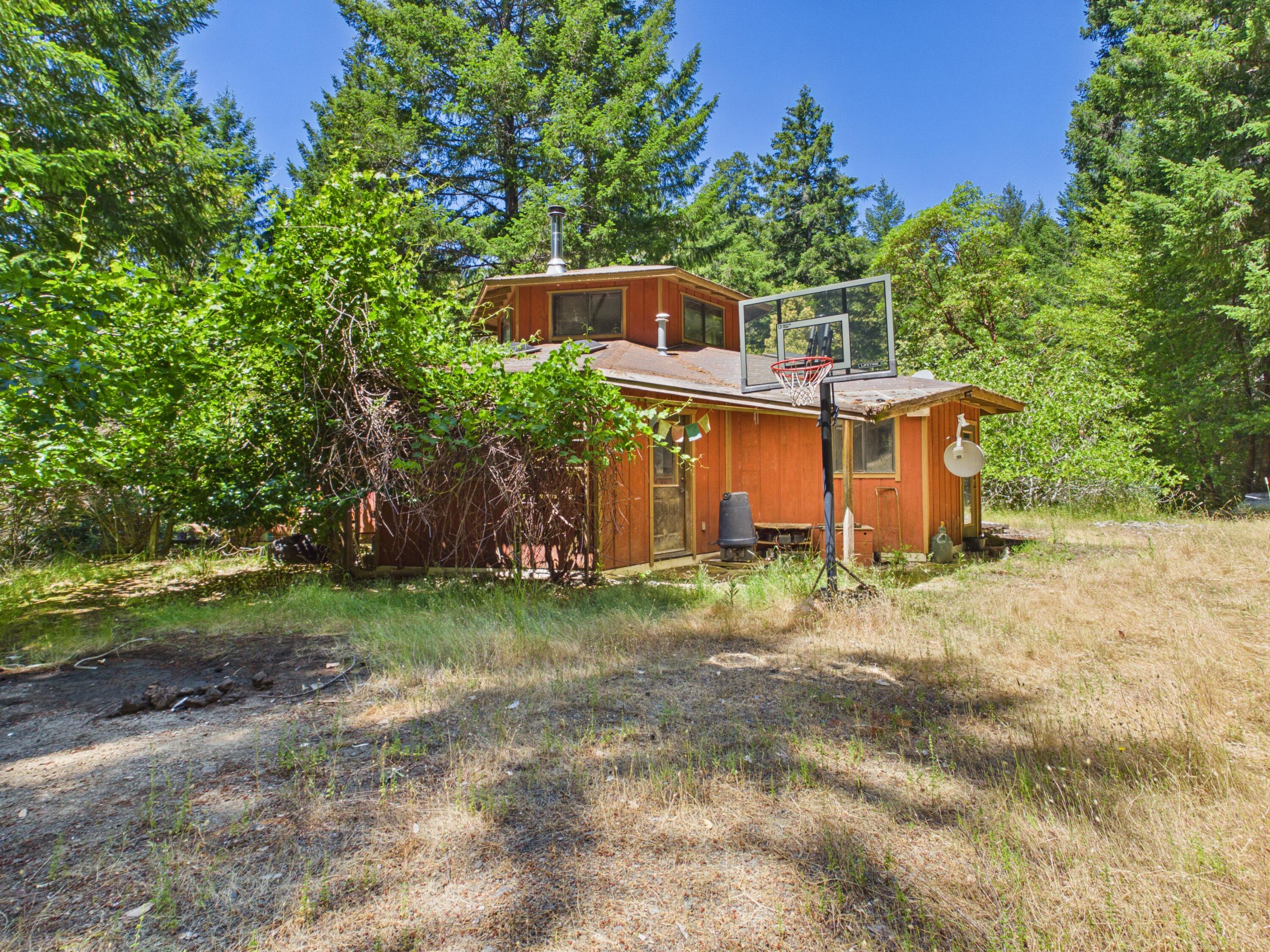 1055 Goodman Ranch Road Garberville, CA 95542 - Photo 33 of 63