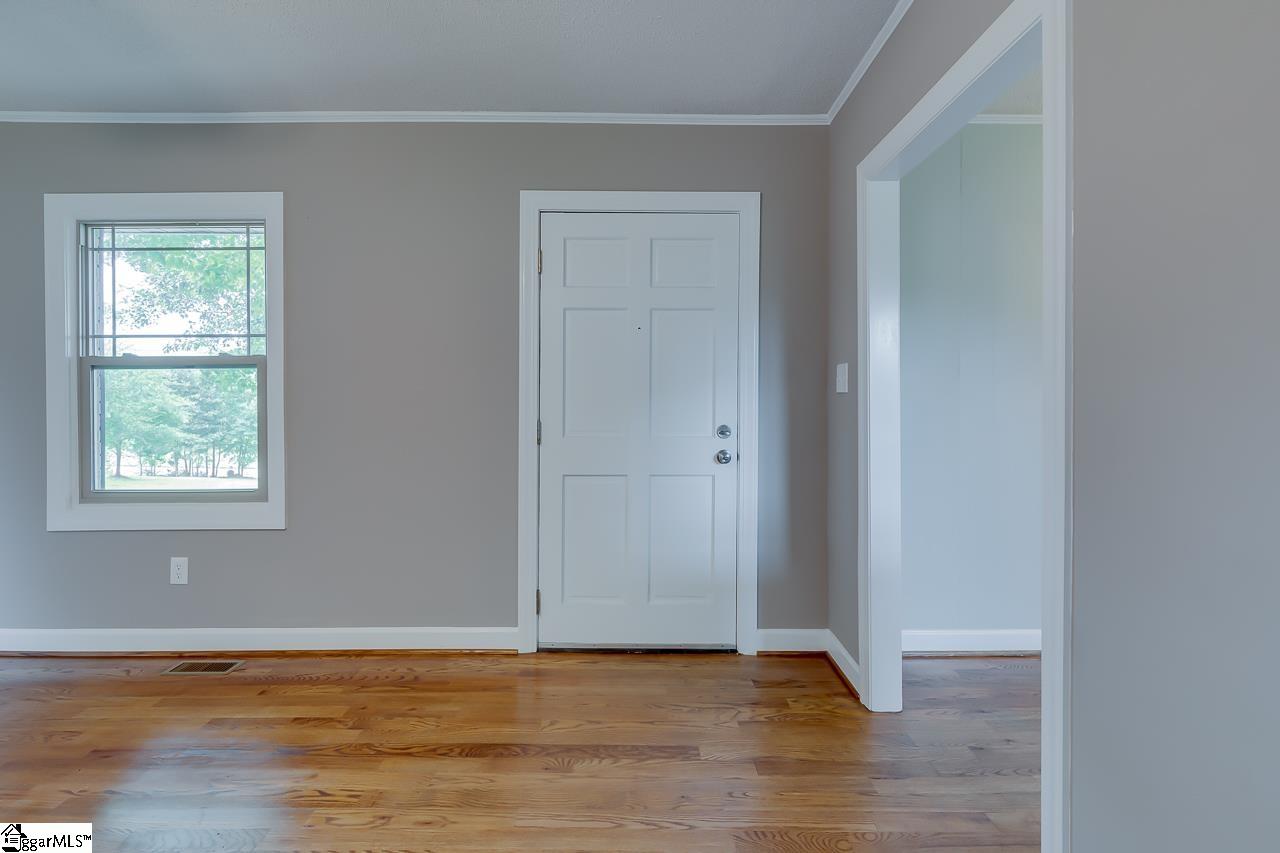 827 5 Forks Road Liberty, SC 29657 - Photo 5 of 28