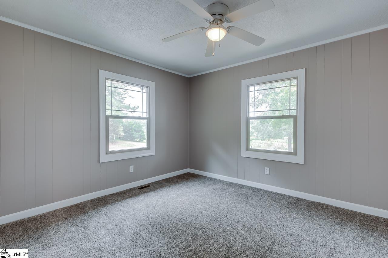 827 5 Forks Road Liberty, SC 29657 - Photo 8 of 28