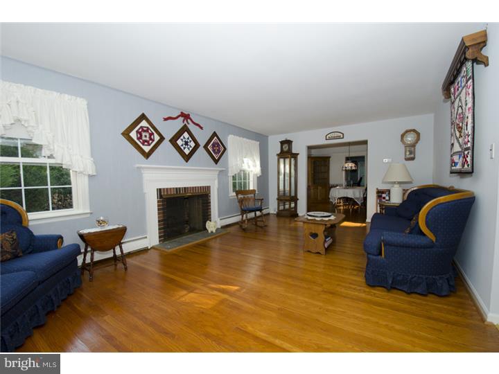 617 Minshall Road Springfield, PA 19064 - Photo 1 of 20 Living Room