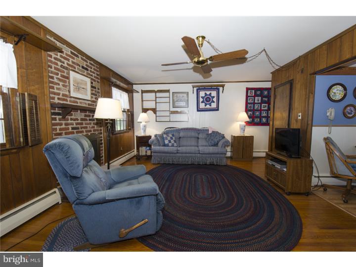 617 Minshall Road Springfield, PA 19064 - Photo 6 of 20 Family Room