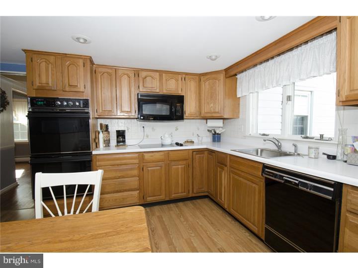 617 Minshall Road Springfield, PA 19064 - Photo 9 of 20 Kitchen
