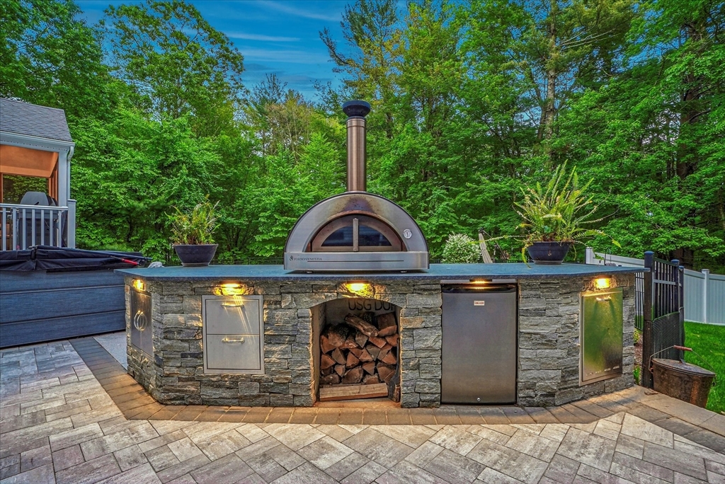 4 Leonard Road Mendon, MA 01756 - Photo 3 of 42 Gallery Image 3