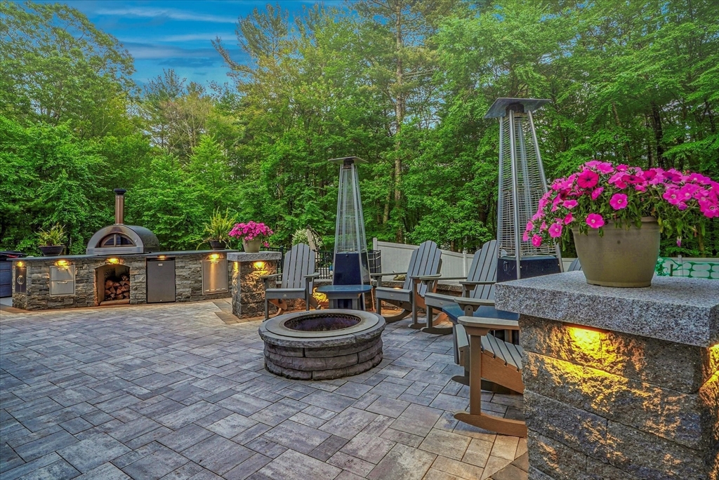 4 Leonard Road Mendon, MA 01756 - Photo 4 of 42 Gallery Image 4