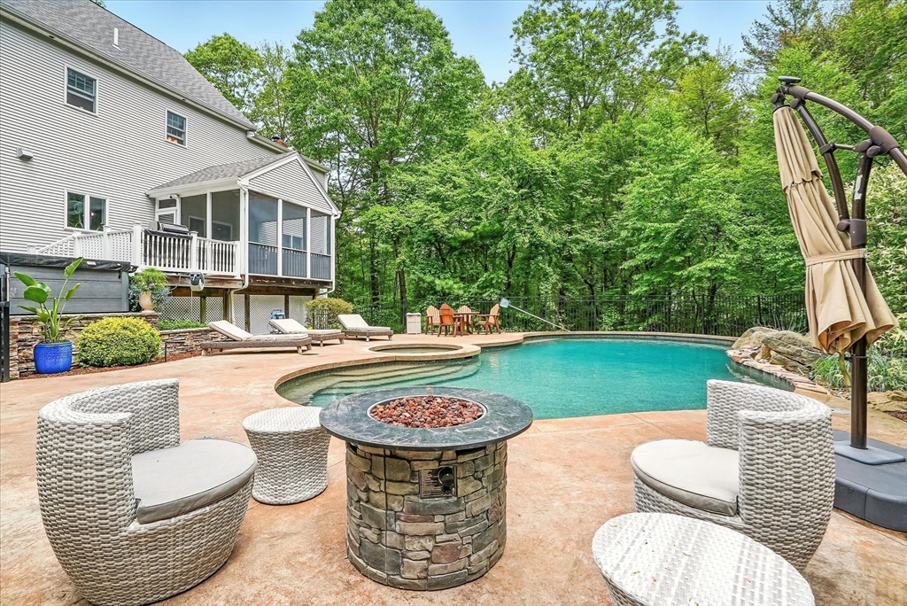 4 Leonard Road Mendon, MA 01756 - Photo 41 of 42 Gallery Image 41