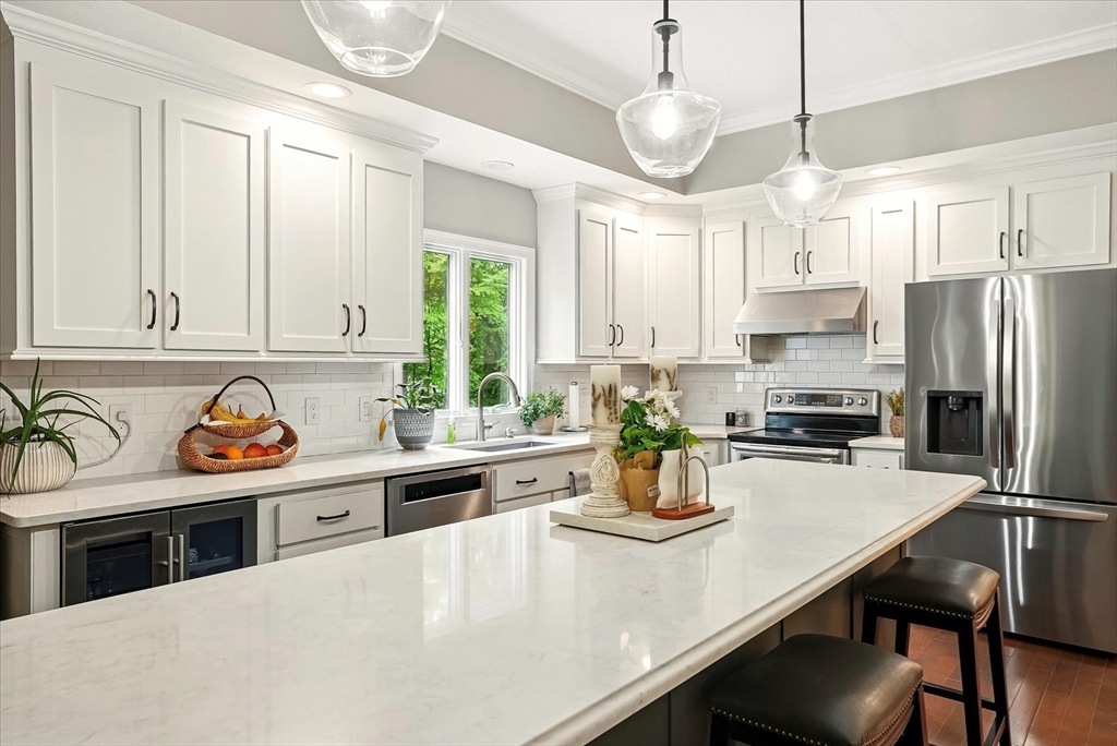 4 Leonard Road Mendon, MA 01756 - Photo 8 of 42 Gallery Image 8