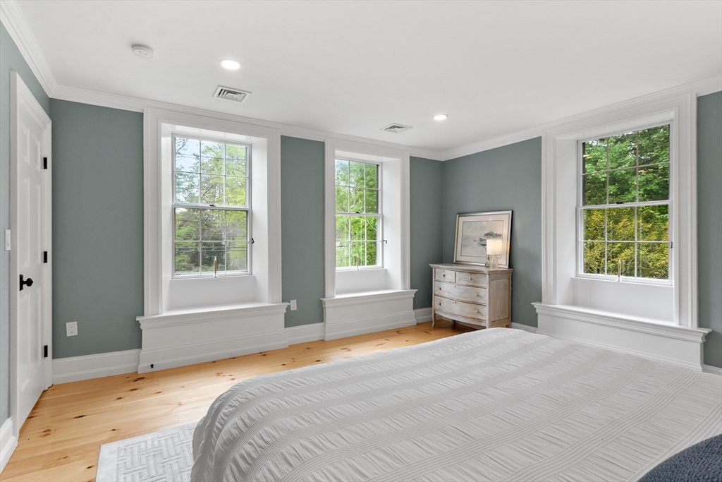 231 Concord Road Bedford, MA 01730 - Photo 26 of 42 Gallery Image 26