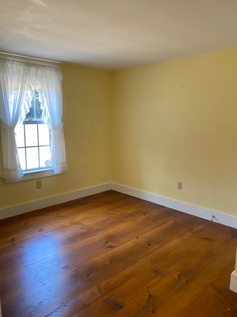 9 Madaket Road Nantucket, MA 02554 - Photo 11 of 21 First floor guest bedroom