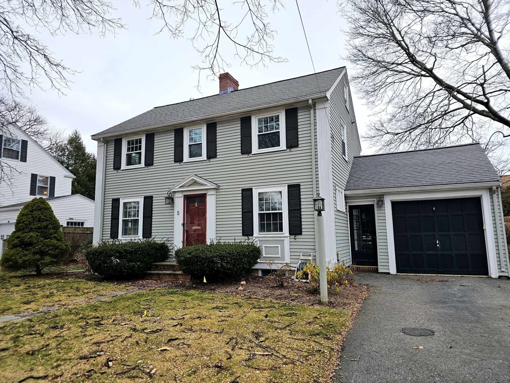 a house view with a outdoor space