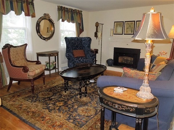 19 Old Homestead Road Westford, MA 01886 - Photo 8 of 28 Gallery Image 8