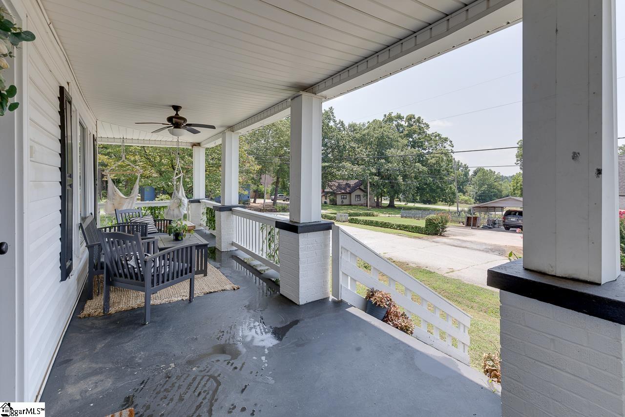 511 Blue Ridge Street Easley, SC 29640 - Photo 3 of 36 Gallery Image 3