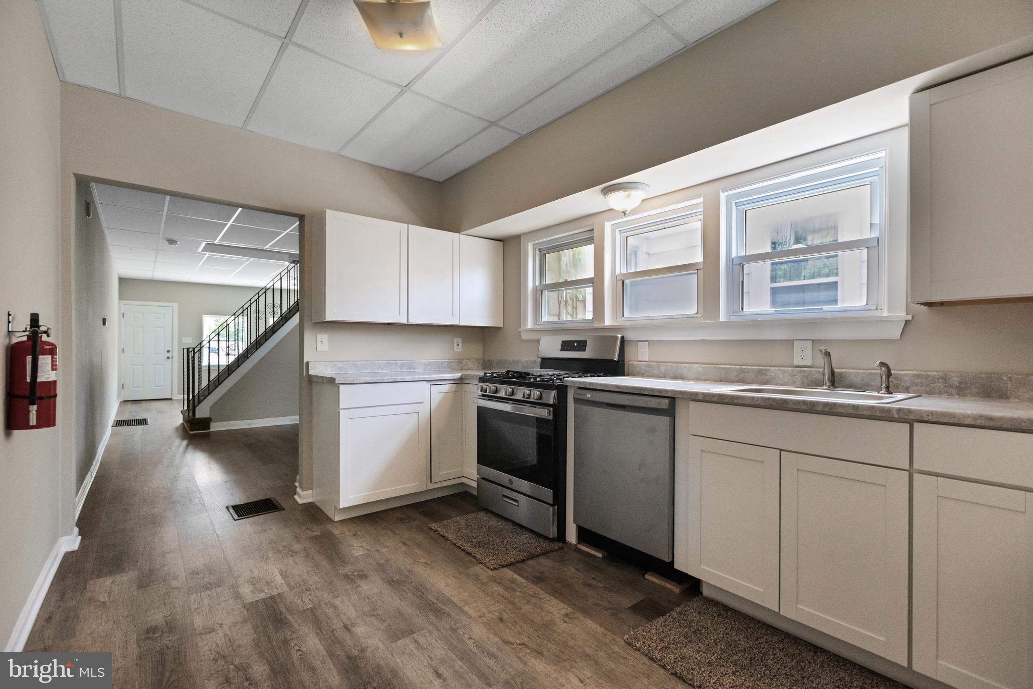 237 3rd Street Gloucester City, NJ 08030 - Photo 10 of 32