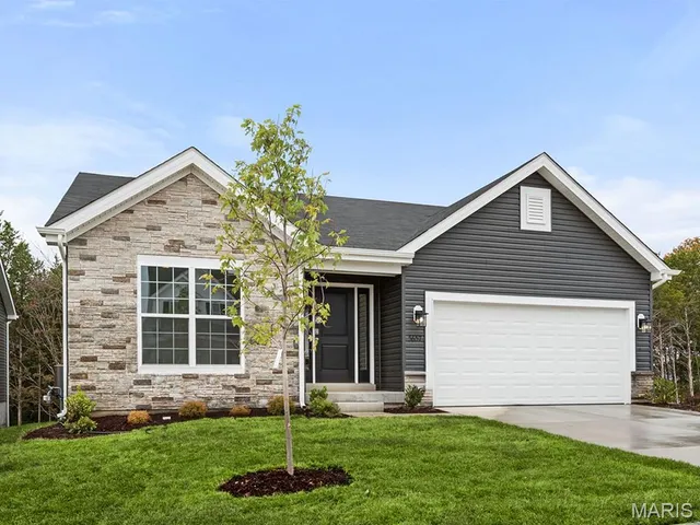 $379,932 | 808 Colony Ridge Drive, Foristell, MO 63348