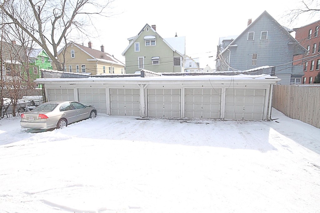 11 Marble Street Springfield, MA 01105 - Photo 3 of 3