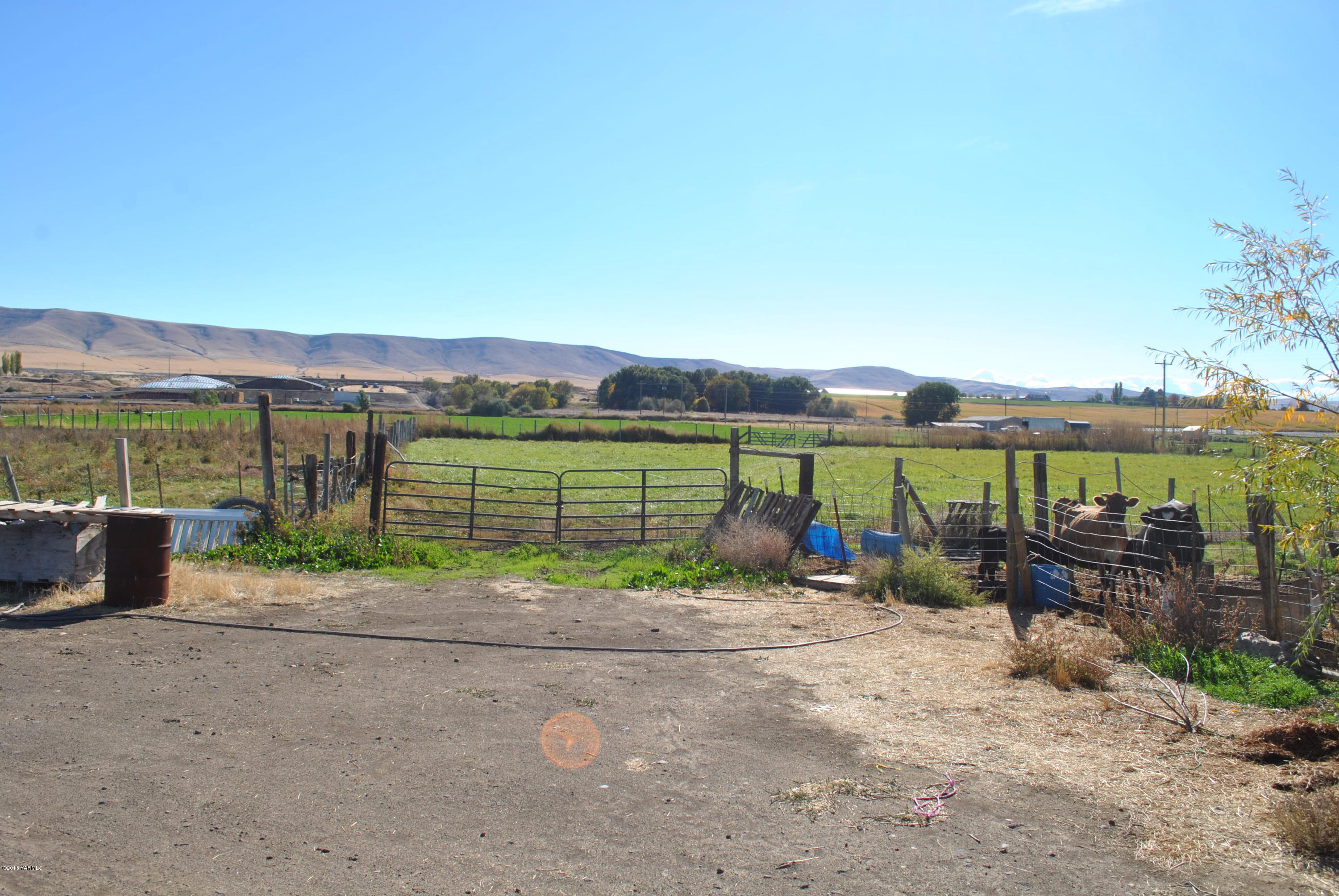 Sr-22 Bus Road Mabton, WA 98935 - Photo 15 of 15 a view of a road with a lake view