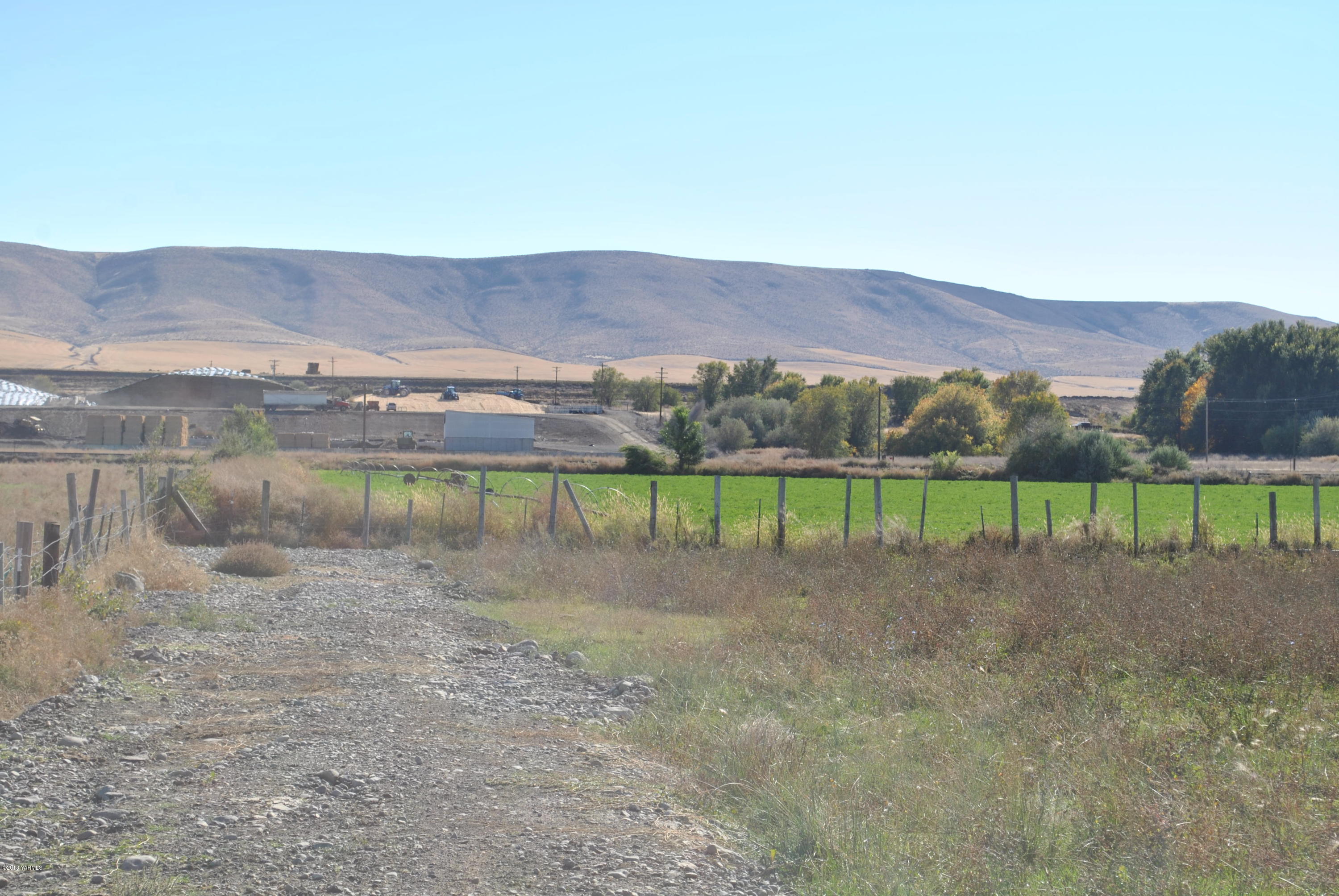 Sr-22 Bus Road Mabton, WA 98935 - Photo 7 of 15 a view of a backyard