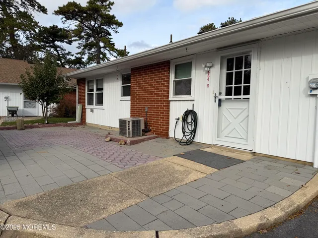 a view of a car garage