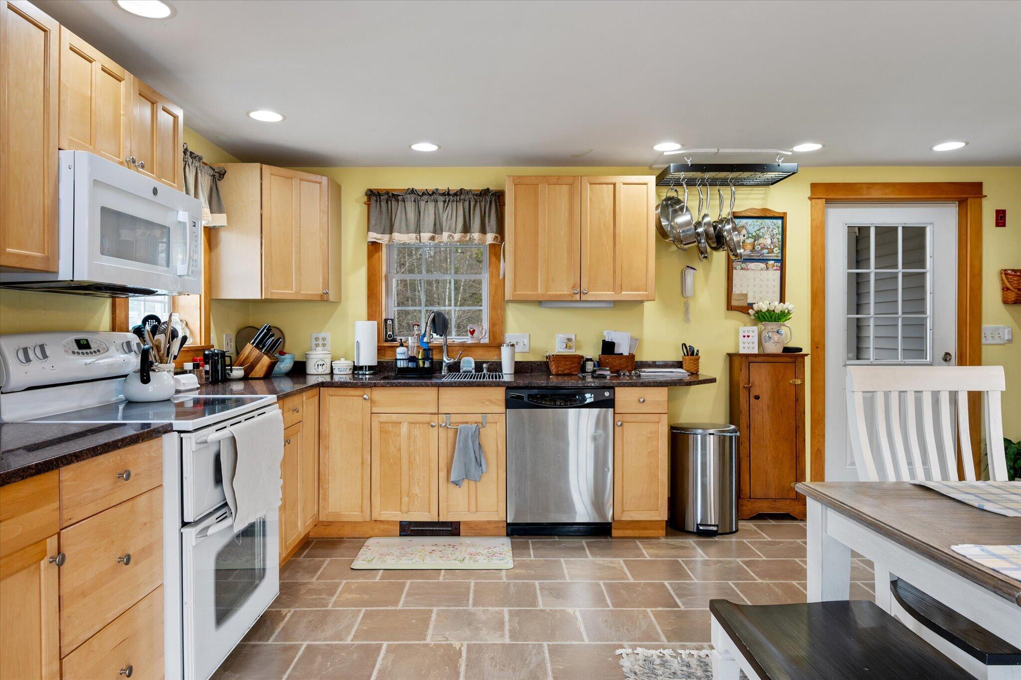 1135 Waltham Road Ellsworth, ME 04605 - Photo 14 of 41 18-Kitchen